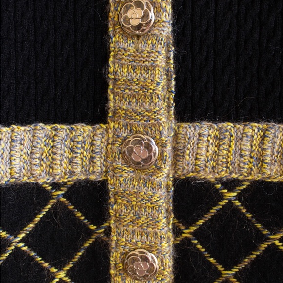 Chanel F/W 2015 Brasserie Black Gold Quilted Camellia Cashmere 15K Cardigan - Picture 8 of 14